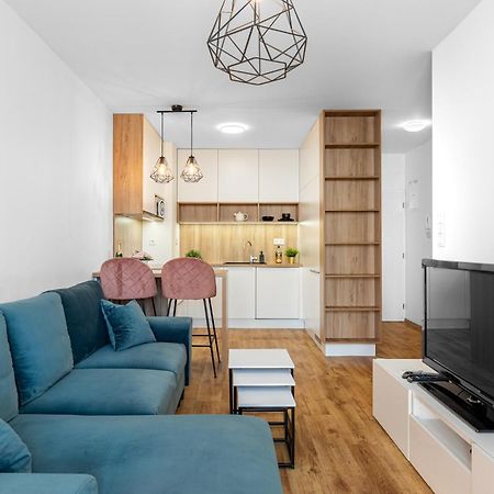 Leo Apartment - Ac & Free Parking Братислава Екстер'єр фото