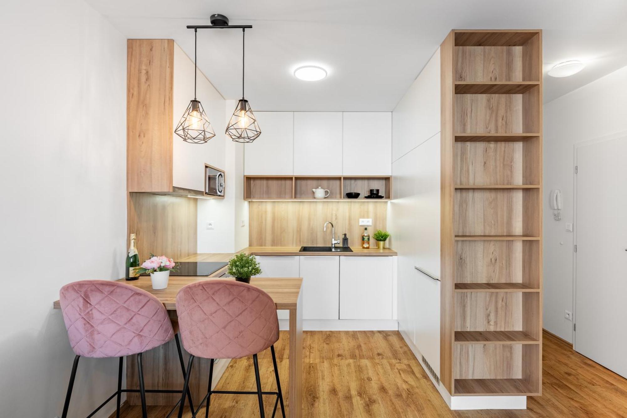 Leo Apartment - Ac & Free Parking Братислава Екстер'єр фото